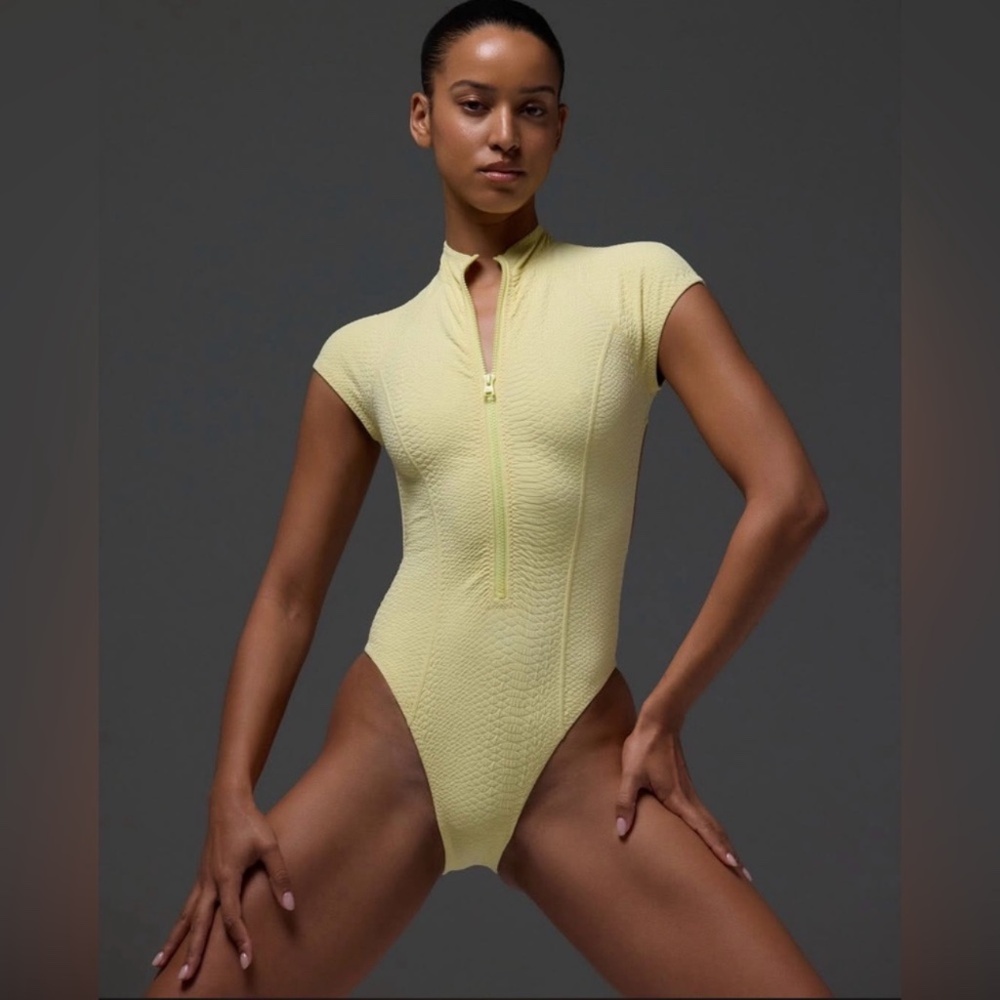 GIGI C Lilith Surf | One Pieces>GIGI C Lilith Snakeskin Size XS NWT Butter Color